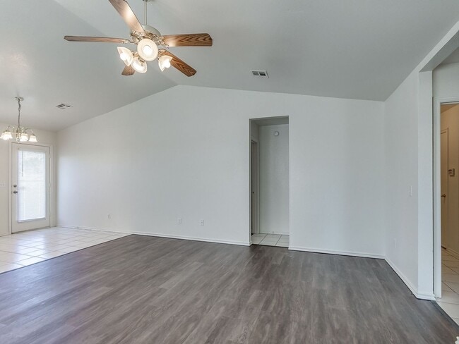 Building Photo - Charming Home for Rent in Norman