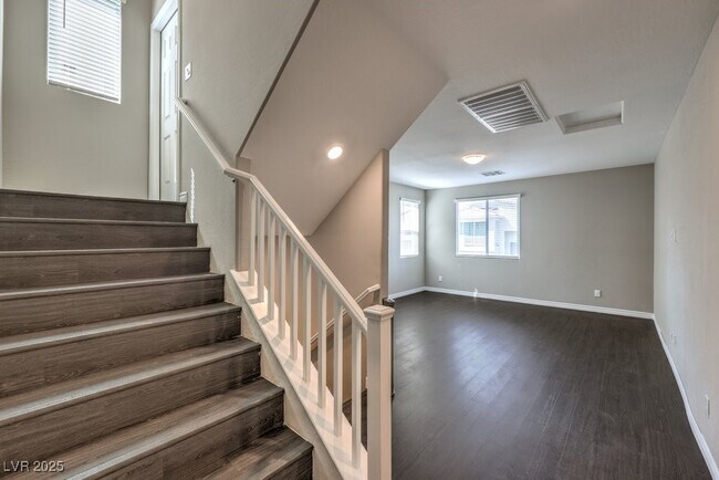 Building Photo - 10783 Searchers Ave