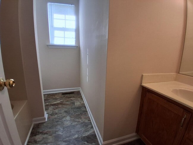 Building Photo - 821 Belle Dr