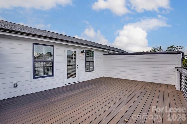 Building Photo - 2308 Chamberlain Ave