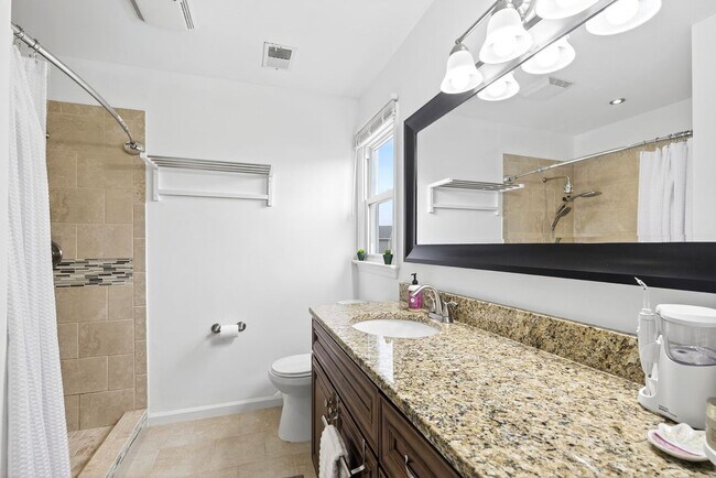 Building Photo - 1912 Bunnell Ct