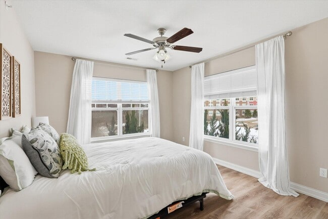 Building Photo - 2212 Chapel Hill Rd