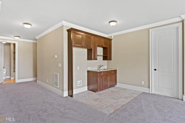 Building Photo - 2481 Lake Erma Dr