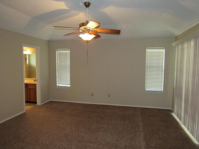 Building Photo - 21130 Malibu Colony