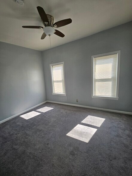 Primary Bedroom - 926 Belmont Ave