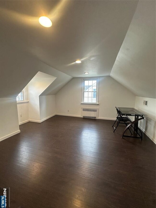 Building Photo - 12-28-28 Fairclough Pl