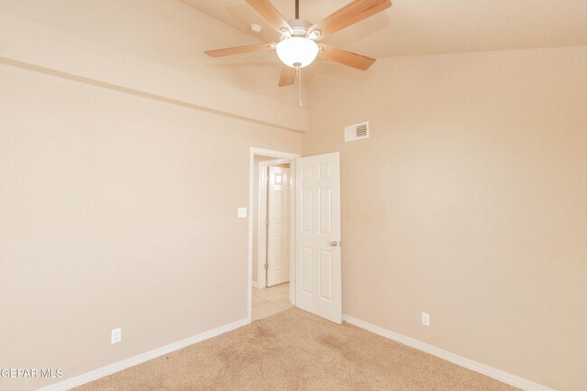 Building Photo - 14529 Jesus Almeida