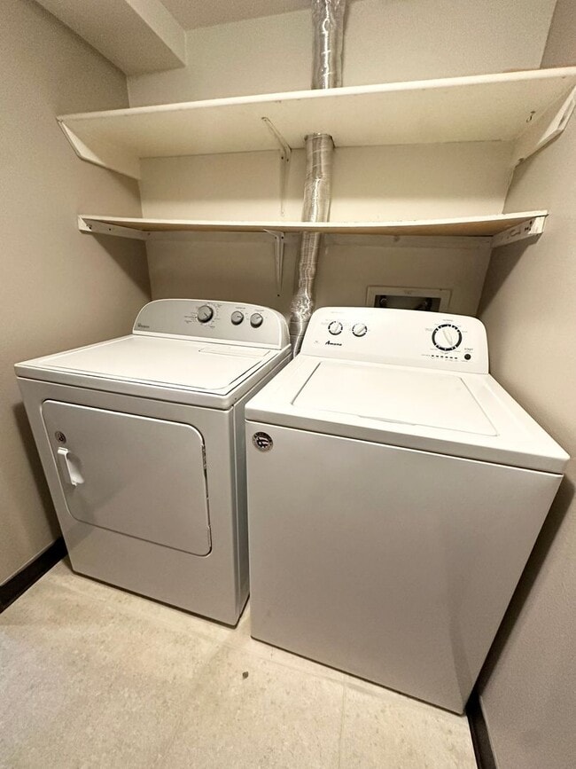 Building Photo - 1907 Leicester Way