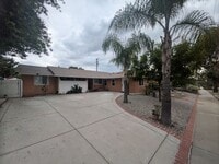 Building Photo - $500 off the first month's rent!!! for this Charming 2/1 bath ADU- in an Ideal Location close to ...