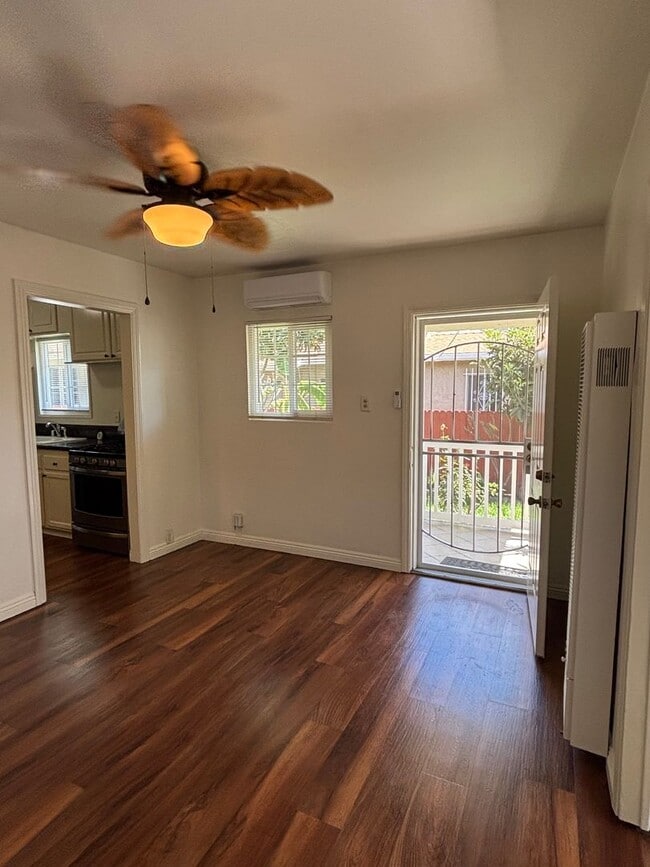Building Photo - MARKETING SPECIAL!! $500 OFF SECOND MONTHS RENT - Bright & Spacious 2-Bedroom Home with Private P...