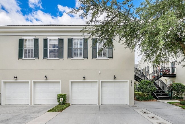 Building Photo - Beautiful Baldwin Park Orlando Town Home
