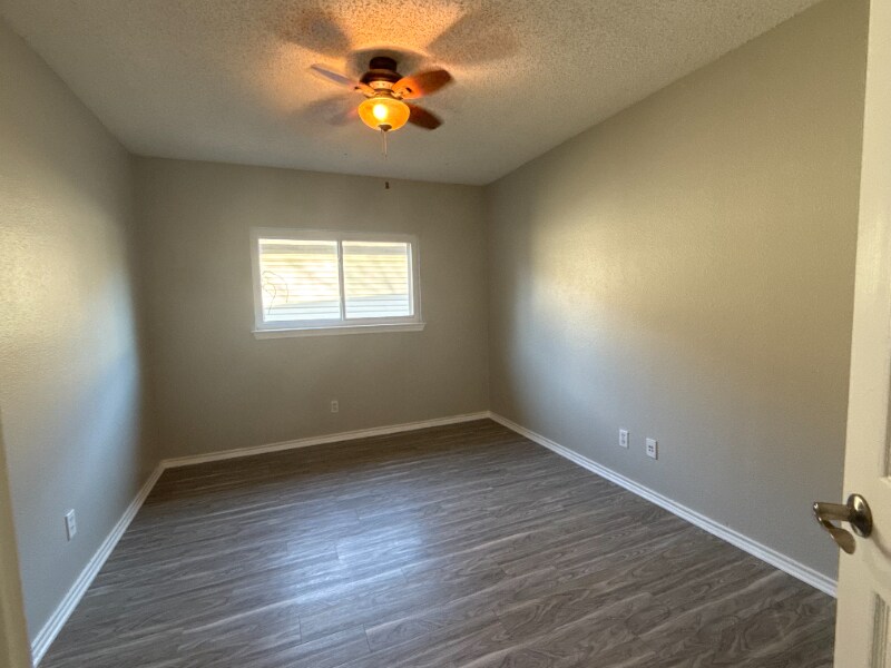 Building Photo - 8343 Morning Grove