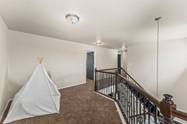 Building Photo - Wonderful Home