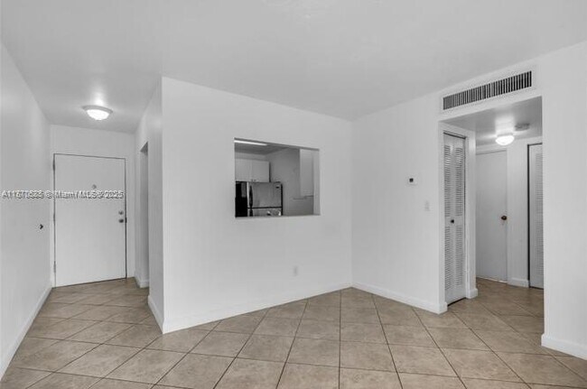 Building Photo - 2150 SW 16th Ave