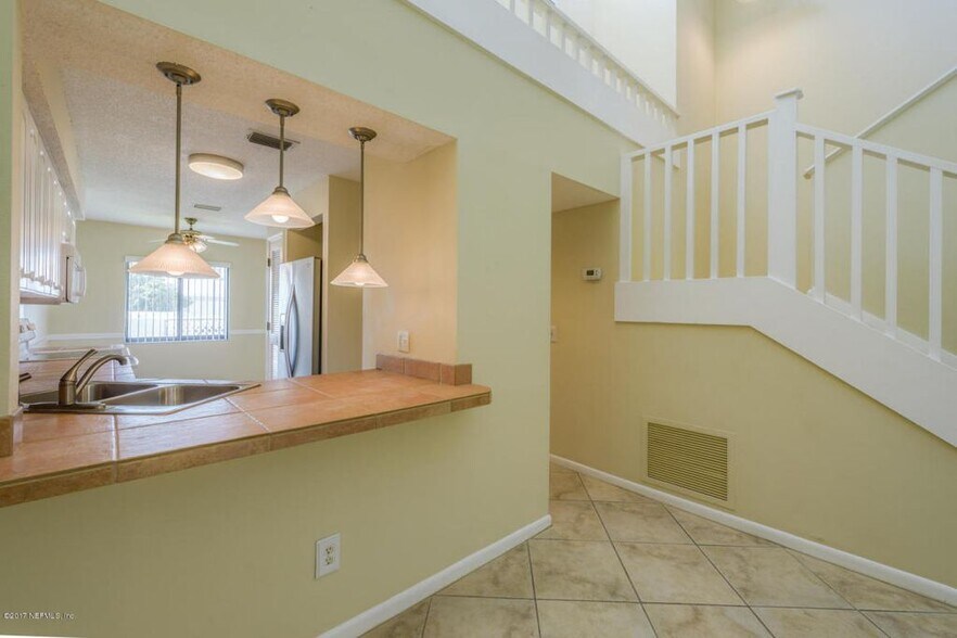 Kitchen/living room - 172 La Pasada Cir S