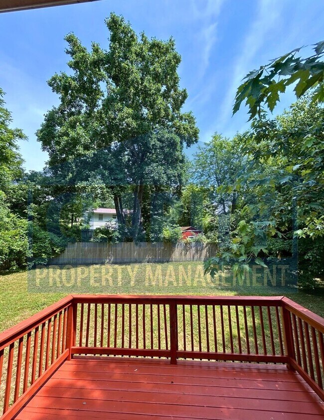 Building Photo - Gorgeous four bedroom home!!