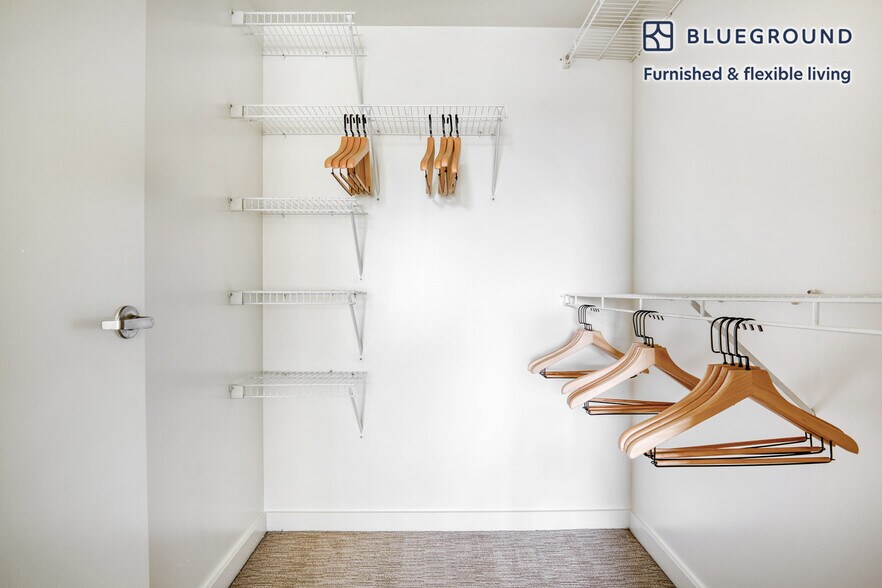 Building Photo - 10349 NE 10th St