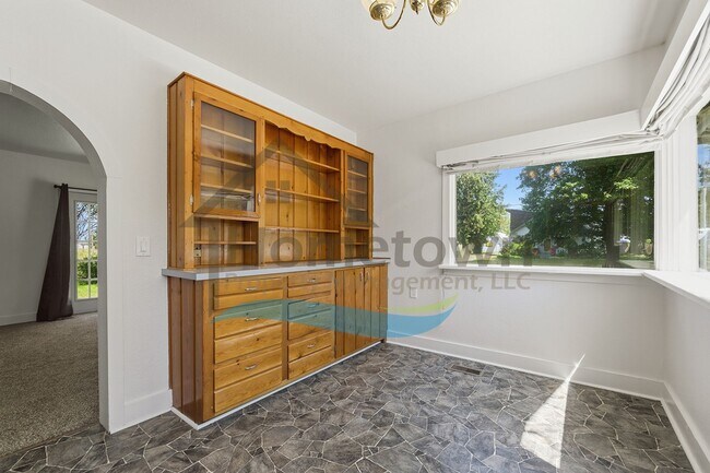 Building Photo - 9811 N Ramsey Rd