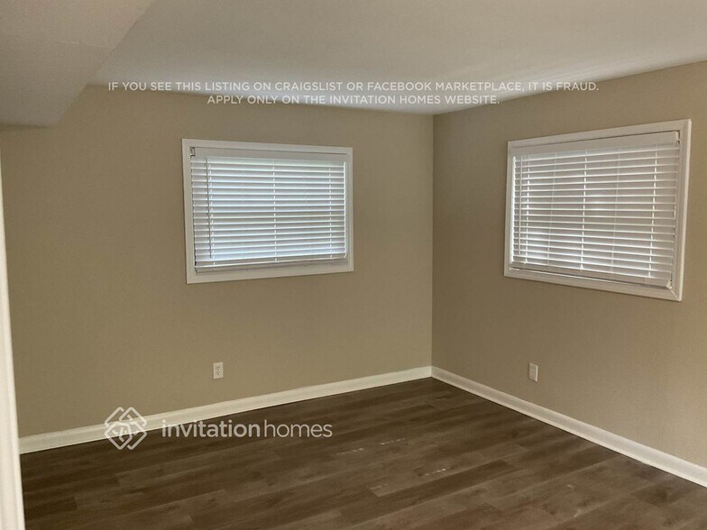 Building Photo - 2652 Williamsburg Dr