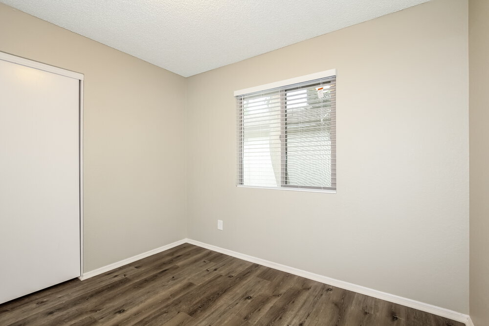 Building Photo - 4758 W Escuda Dr