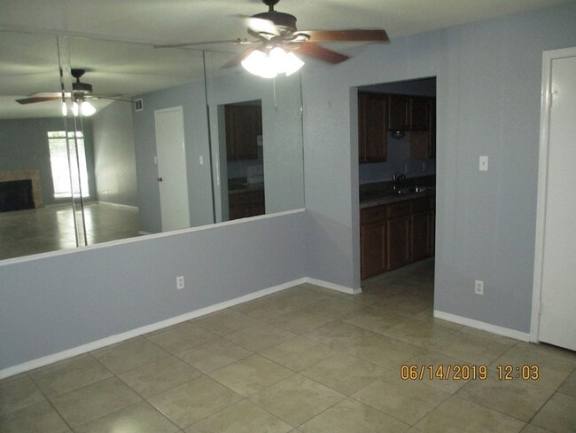 Building Photo - 7400 Bellerive Dr