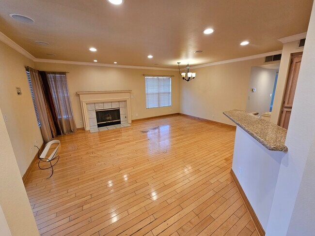Primary Photo - 3361 Holly Grove St