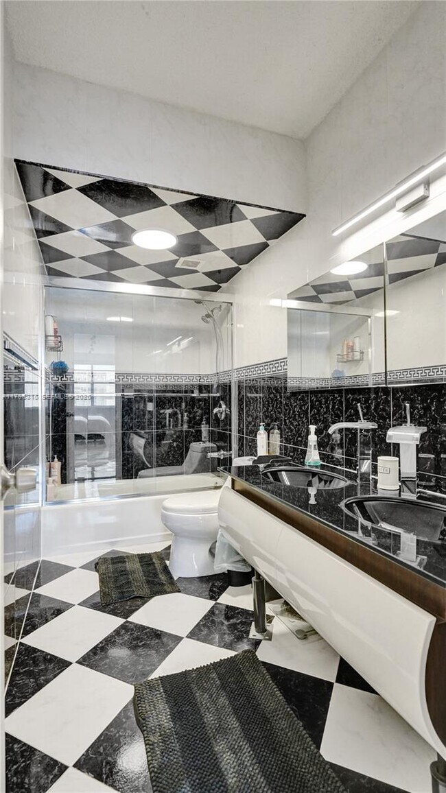 Building Photo - 1980 S Ocean Dr