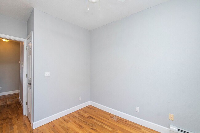 Building Photo - Cozy 1 bed 1 bath in Uptown!
