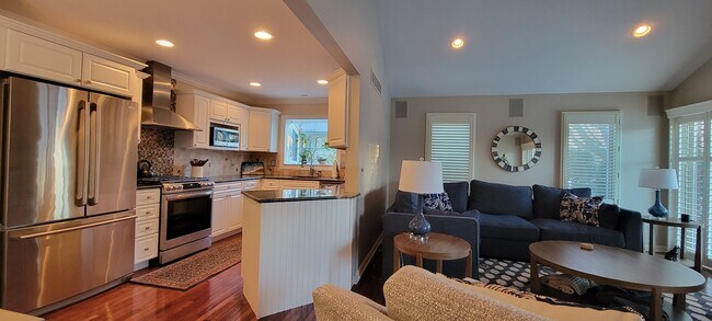 Building Photo - 547 Neff Rd