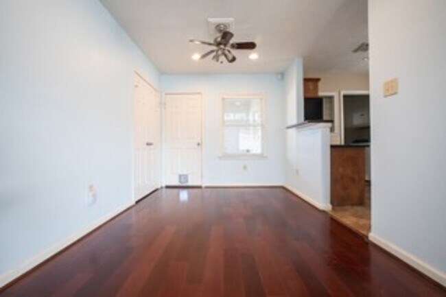 Building Photo - 113 Trout Ave