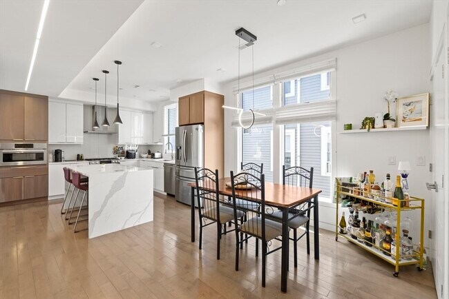 Building Photo - 86 Fremont St