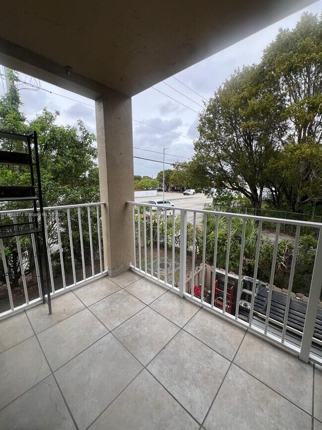 Building Photo - 15711 SW 137th Ave