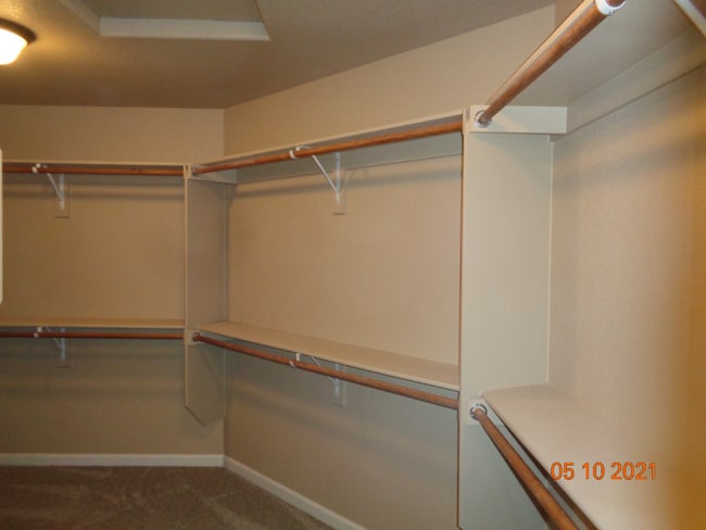 Building Photo - Exclusive community