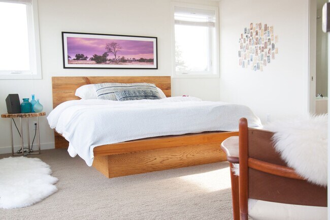 Building Photo - Modern 3-Bedroom Home in North Queen Anne