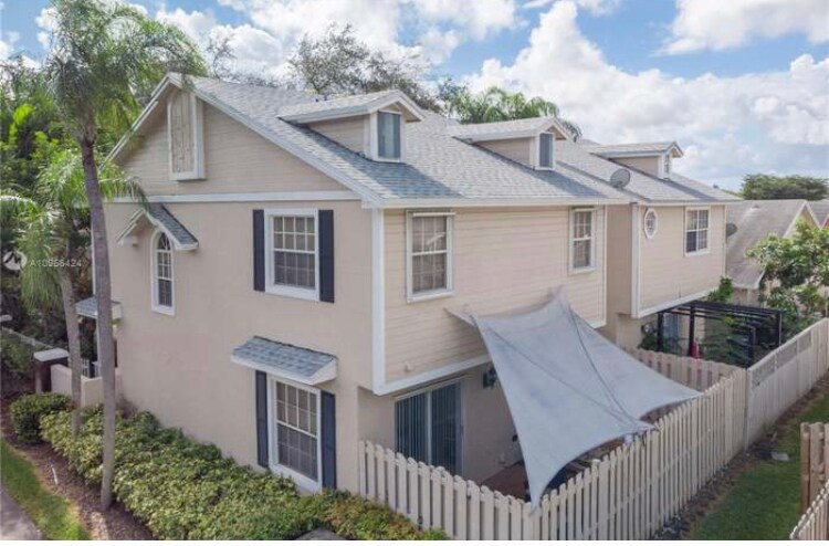 Building Photo - 14600 SW 122nd Pl
