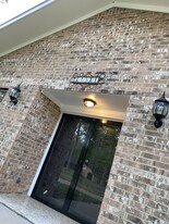 Building Photo - 12511 Cherry Point Drive