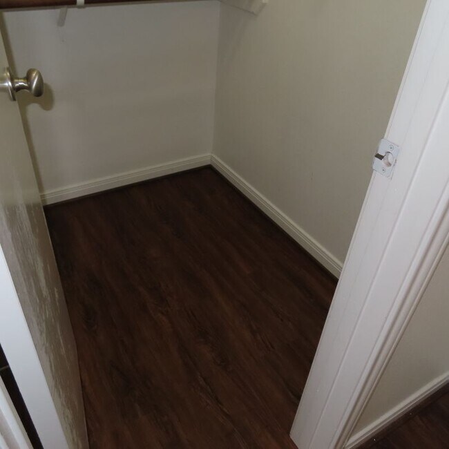 Building Photo - 4115 McFarland Dr