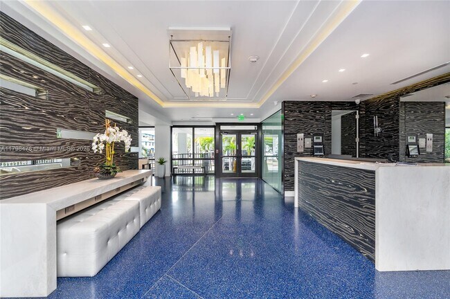 Building Photo - 4301 Collins Ave