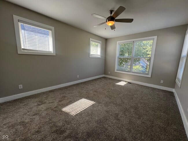 Building Photo - 4077 Rookwood Ave