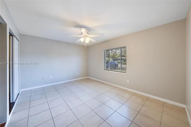 Building Photo - Adams Street