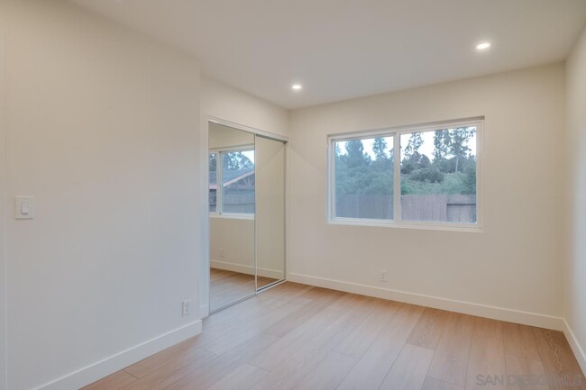 Building Photo - 12319 Hill Country Dr