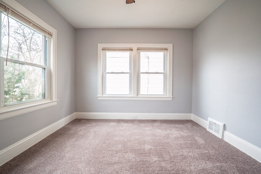 Building Photo - 2085 Marlowe Ave