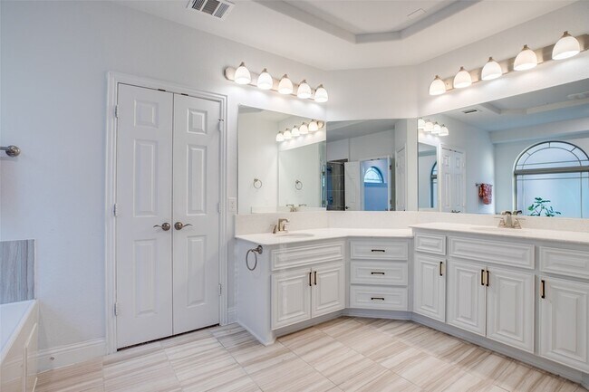 Building Photo - 13940 Steadman Dr