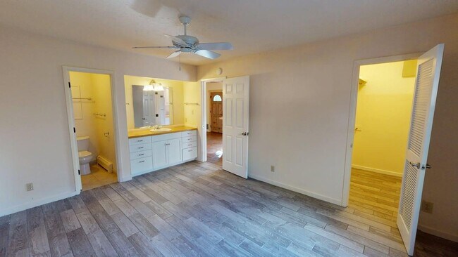 Building Photo - 948 Los Lovatos Rd