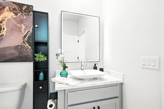 Building Photo - 25243 Villager Ln