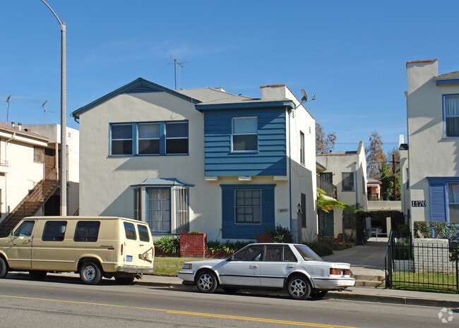 Building Photo - 1164 S Fairfax Ave