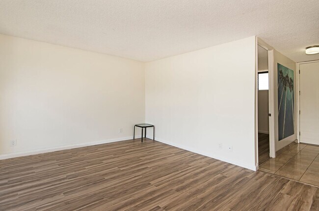 Building Photo - 2121 Ala Wai Blvd