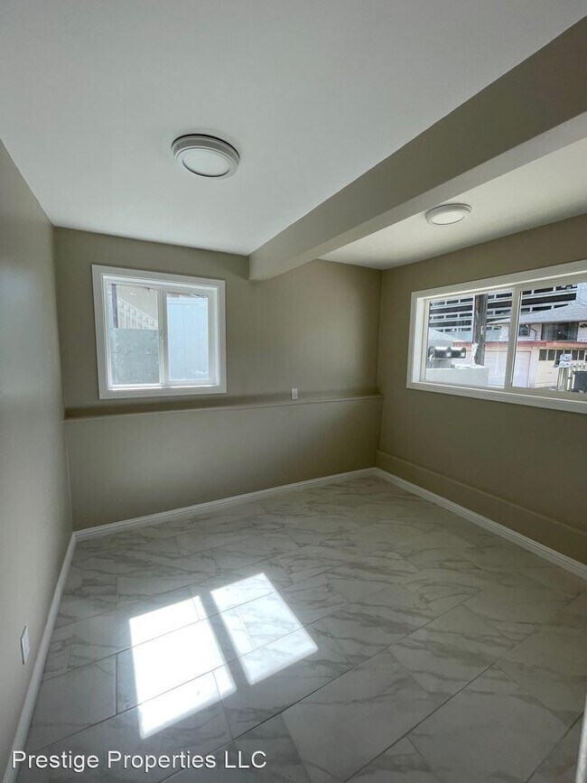 Building Photo - 4 br, 3 bath House - 217 N Kuakini Street