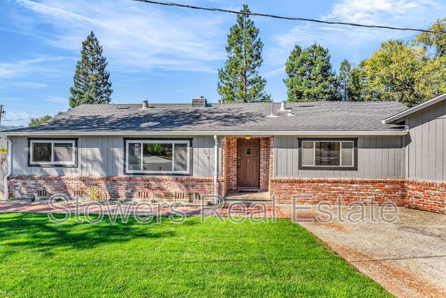 Building Photo - 275 Cameo Dr