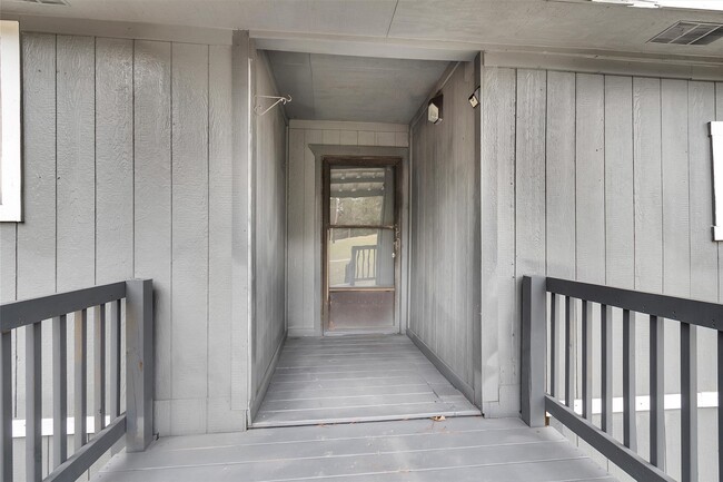 Building Photo - 1478 Apache Dr